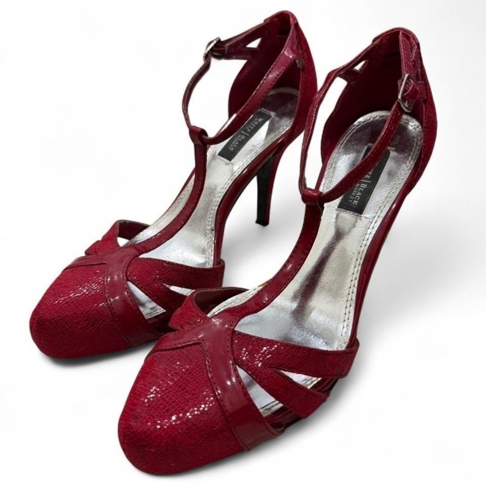 White House Black Market Avery Red Snakeskin Patent T-Strap Heels Womens 7M